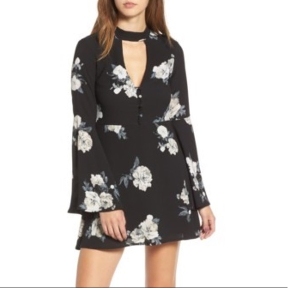 Socialite Dresses & Skirts - [Socialite] Harper Bell Sleeve Dress